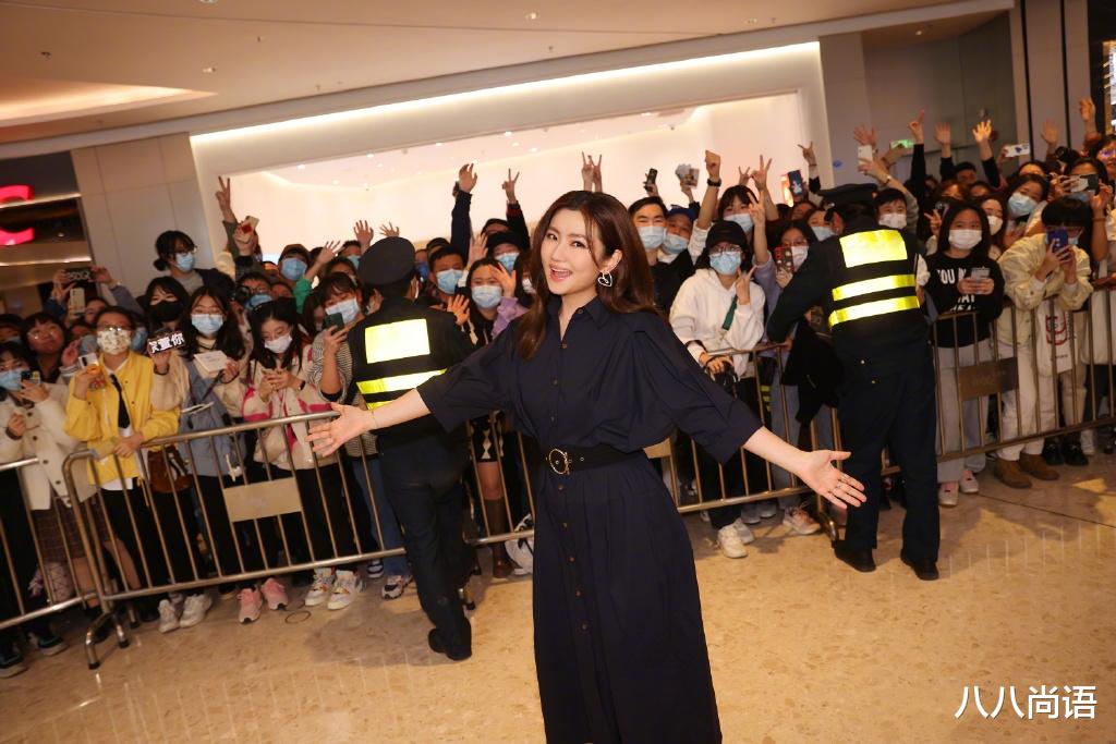 Selina|任家萱官宣恋情后，最新电影也将上映，并首度挑战大银幕主演