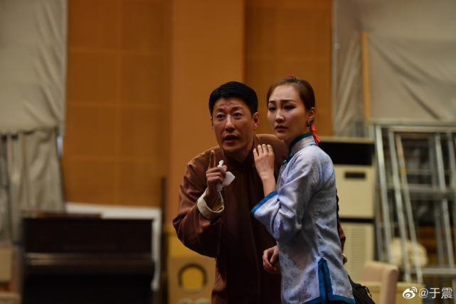 于震|“骆士宾”于震与娇妻结婚10周年,晒恩爱合照甜蜜表白惹人羡