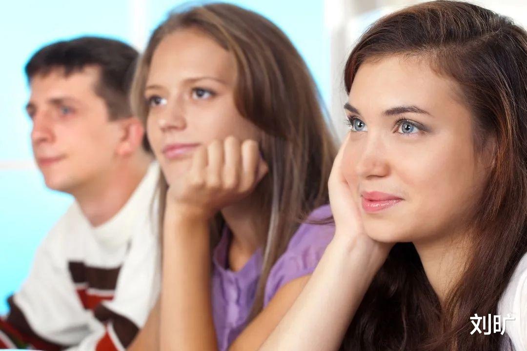 袁飞|成人职业教育:知乎、B站、网易“短兵相接”