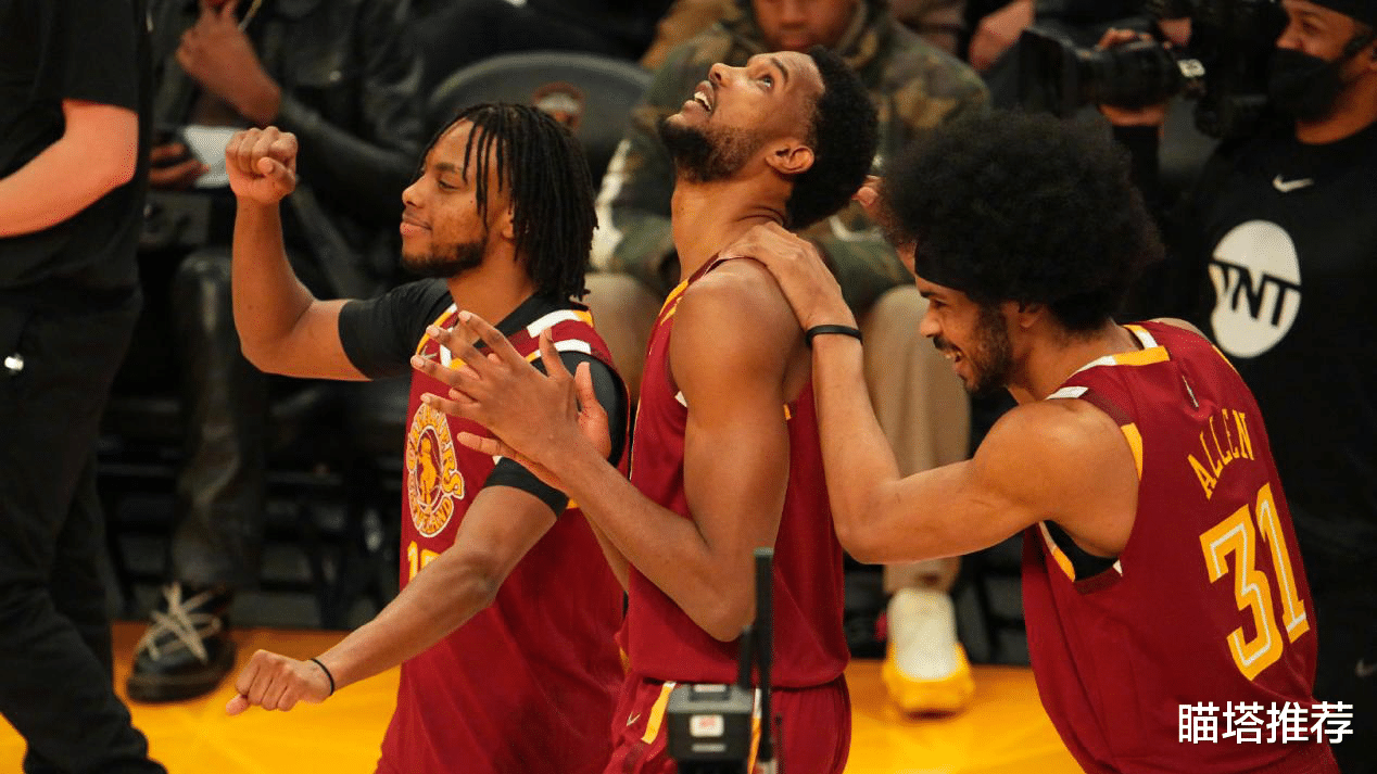老鹰队|NBA  雄鹿VS老鹰  回到主场迎战老鹰，雄鹿有望完成复仇