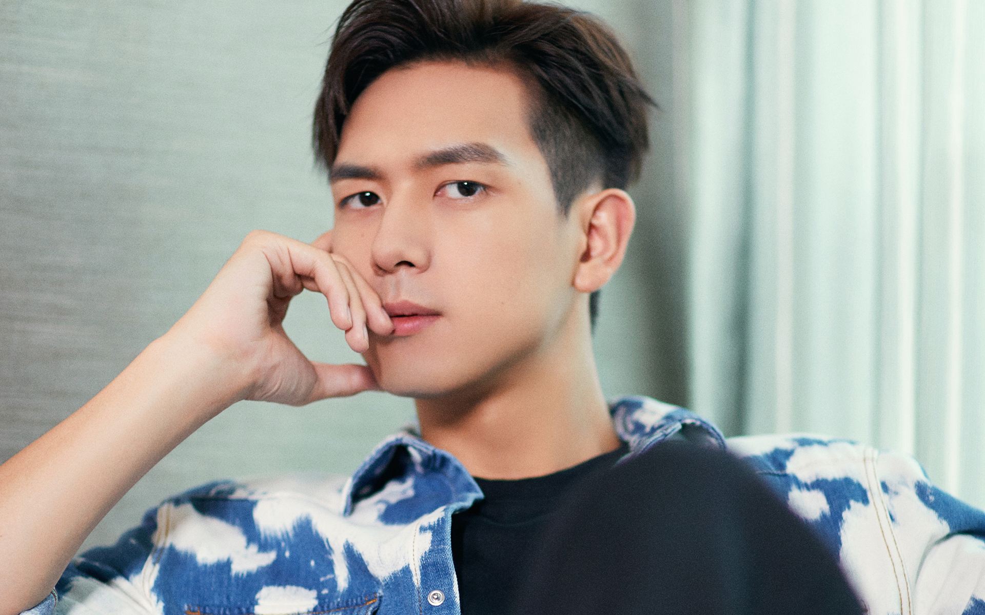 刘亦菲|刘亦菲李现菜市场路透,刘亦菲被骂发福严重,李现被吐槽是过气咖