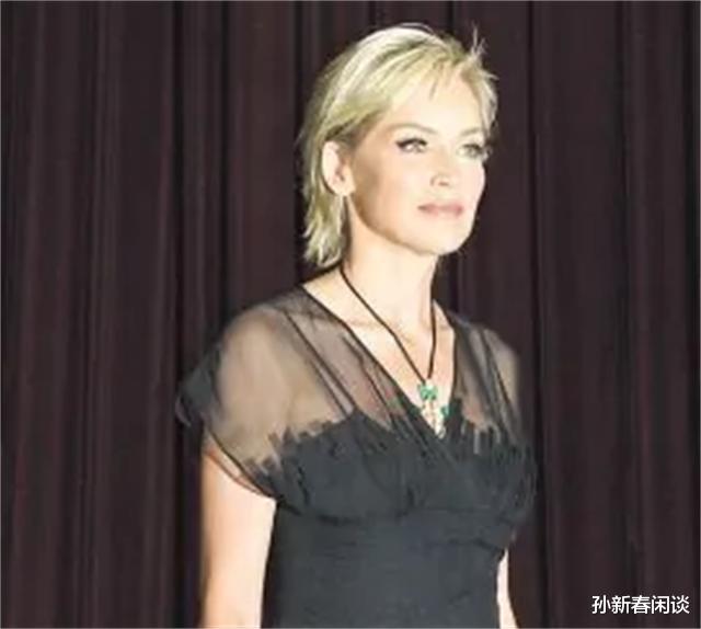 舒畅|曾说汶川地震是“报应”的美国女星，现因疫情失去家人，苍天有眼