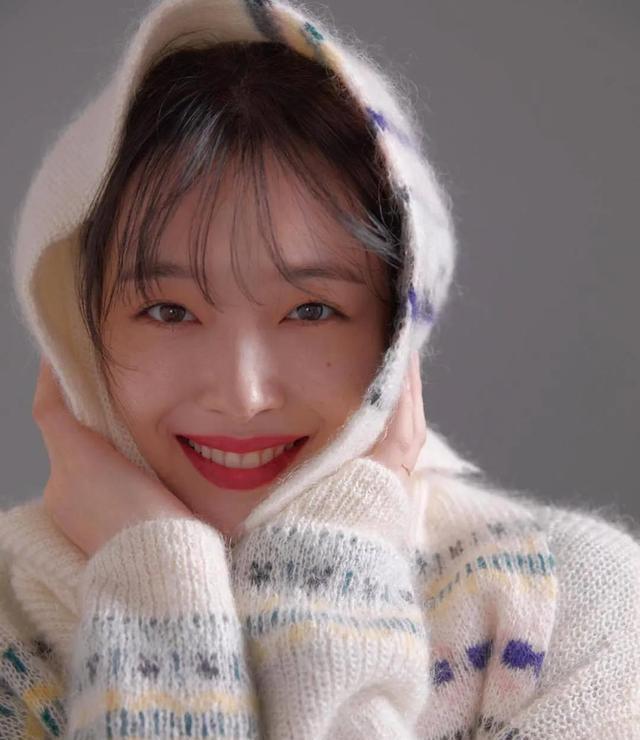 崔雪莉|韩素汐休养期间晒画作，阴郁的画风让网友担心恐成为第二个崔雪莉