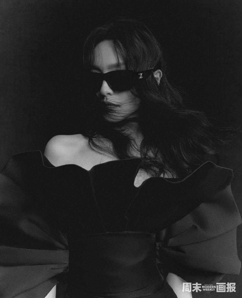 滤镜|唐嫣登上《iWeekly周末画报》，展现百变魅力