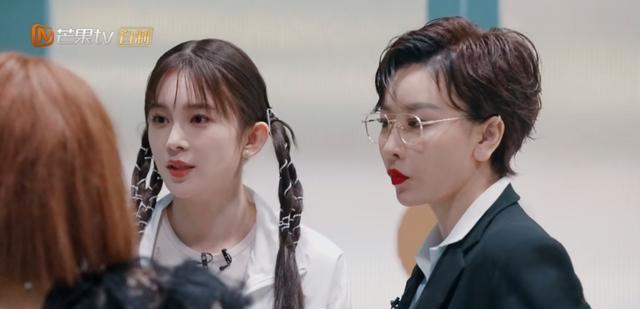 赵樱子|赵樱子终于被淘汰了！《乘风破浪》二公落幕，那英组扳回一城