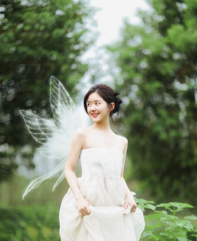 赵露思|赵露思:甜甜的学姐样,初恋女友的感觉