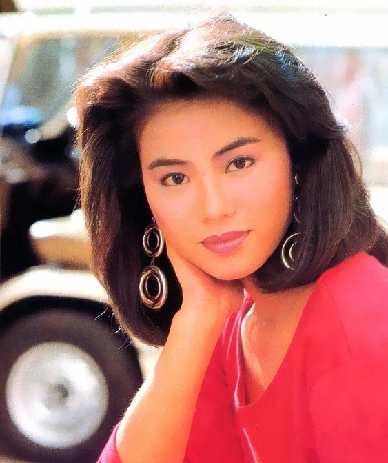 陈雅伦|“出柜”潘美辰，游走于黄尚伟和王晶之间，陈雅伦的情史太丰富