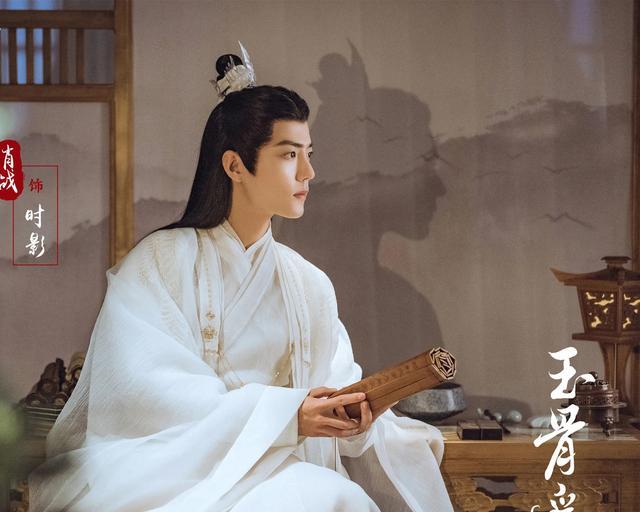 肖战|肖战接受采访，对于事业爱情观独特，网友：我们的偶像！