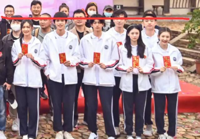 张籽沐|童星张籽沐14岁身高已近170，腿长堪比关晓彤，还演上网剧女主了