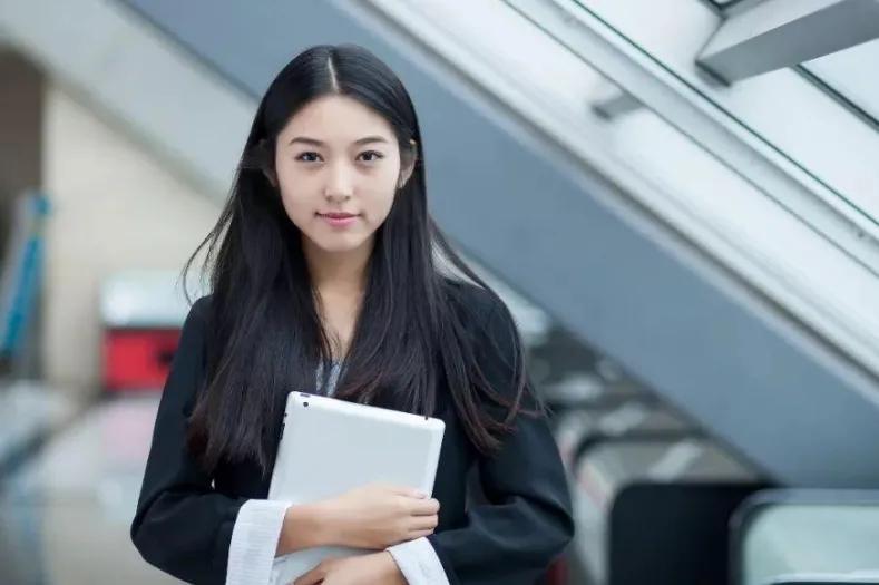 |30岁男研究生：你招工条件这么高；50岁女老板：招来做女婿