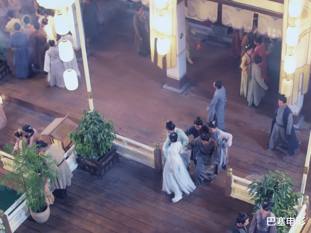 李易峰|2022首个古装剧,李易峰现失明演技,磨皮磨到嘴都没了,差评退货