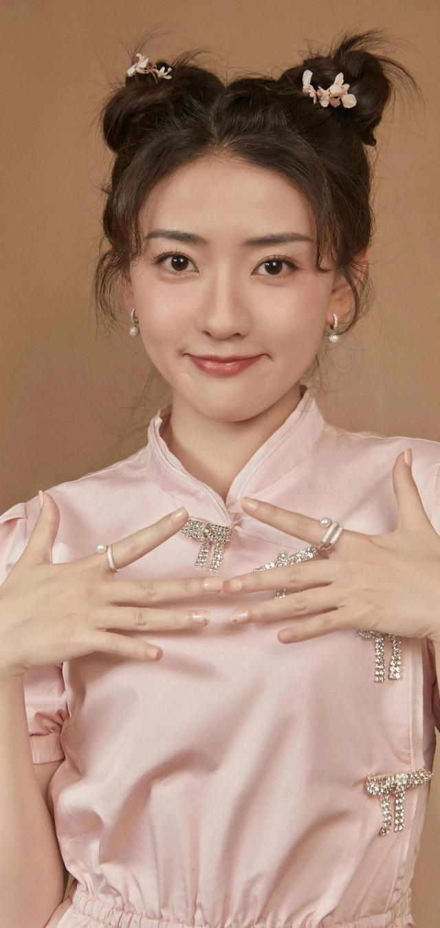 梁洁|明星美图欣赏:清新文静的梁洁