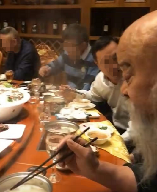 李琦|67岁李琦近照曝光！不顾糖尿病死命拼酒，边炫耀边指责别人喝太少