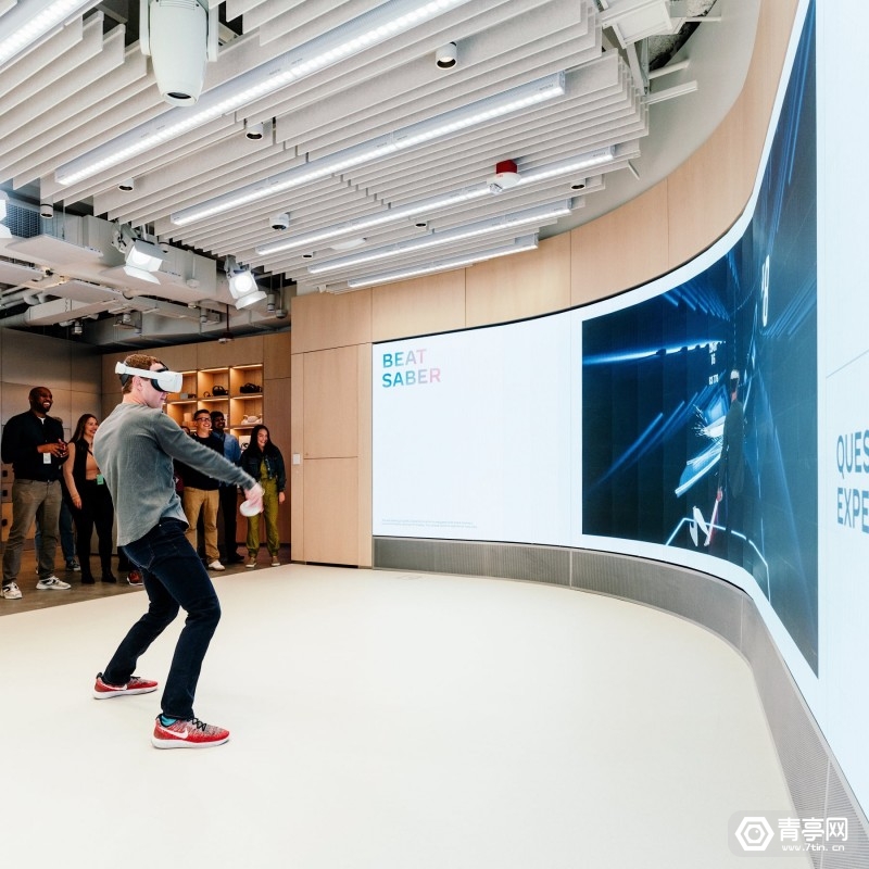 惠威|本周大新闻|佳能AR头显MREAL X1发布,Quest手势追踪2.0来袭