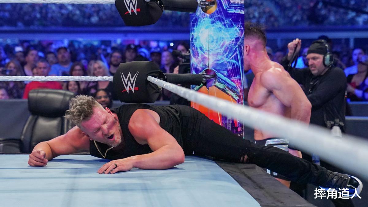 wwe|WWE罗曼大帝统一两大世界冠军，老奥上台教年轻一代奥斯丁做人！