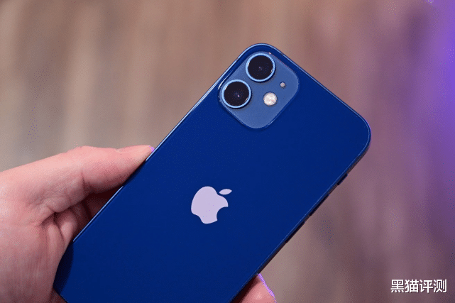 iphone11|4GB+A13+顶级LCD,昔日经典iPhone降到新低价,还能再战2年吗?