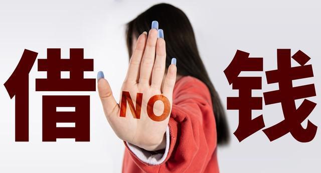 当年，母亲带我去看大姨，看我穿得破烂，拿了一块糖打发我们回家