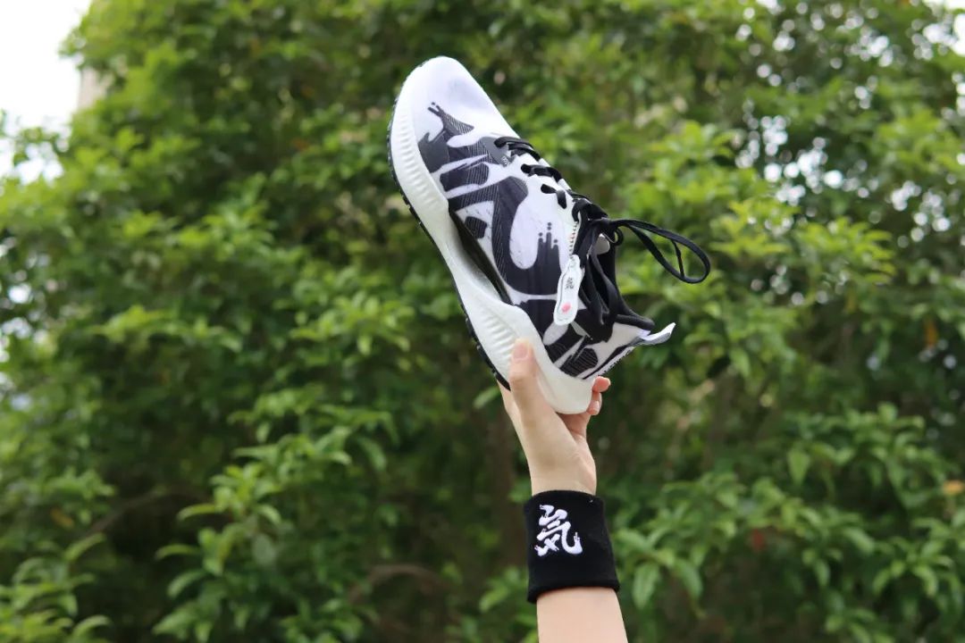 运动|新鞋到手：超轻19代跑鞋元气森林限定配色
