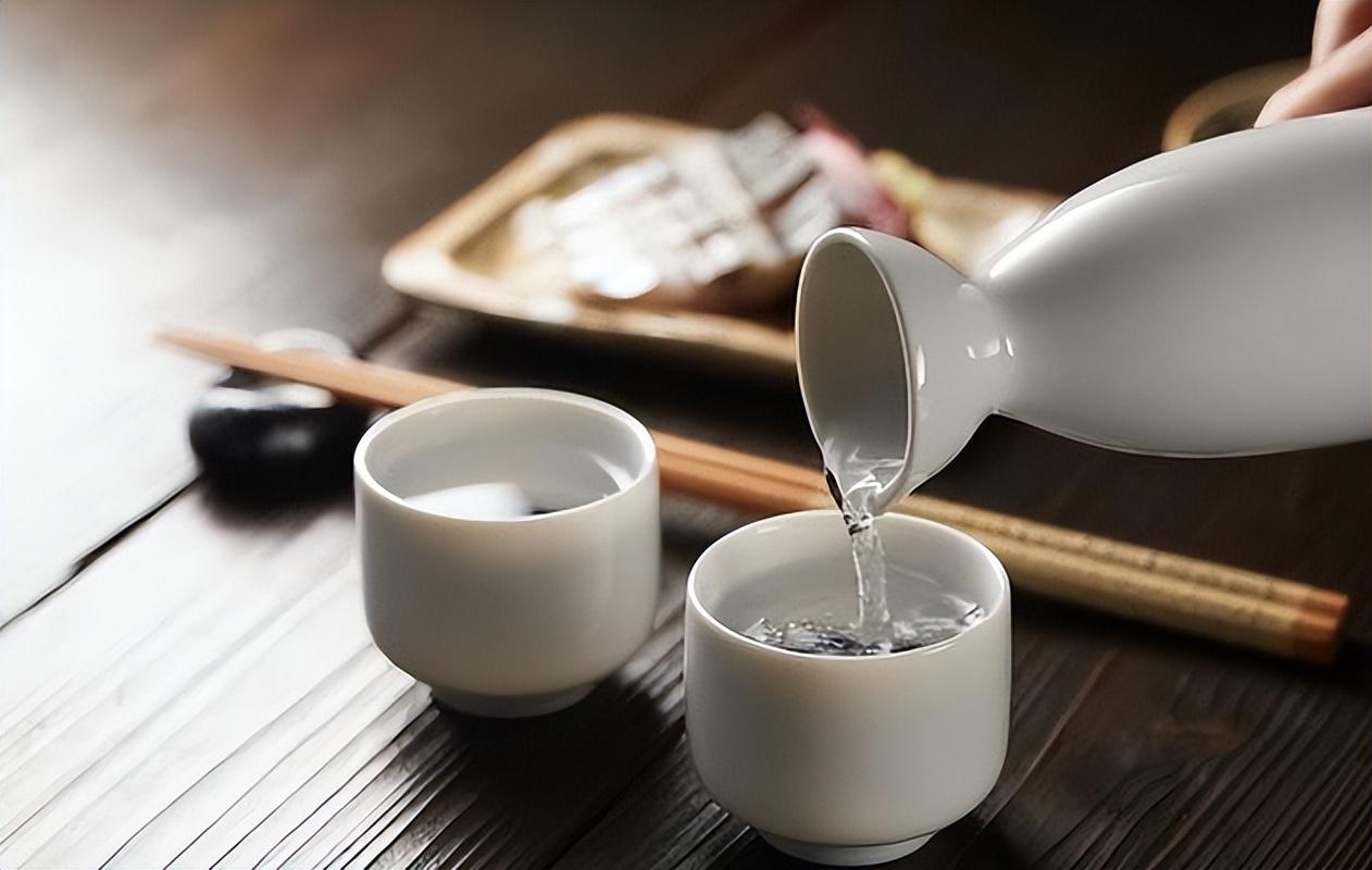 许多|人到中年该如何喝酒？“1喝2不喝”千万要牢记，放心喝酒不用愁