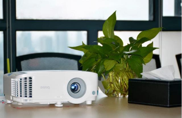 电视机|未来电视或会被淘汰？家电市场的“新宠”来了，你会买吗？