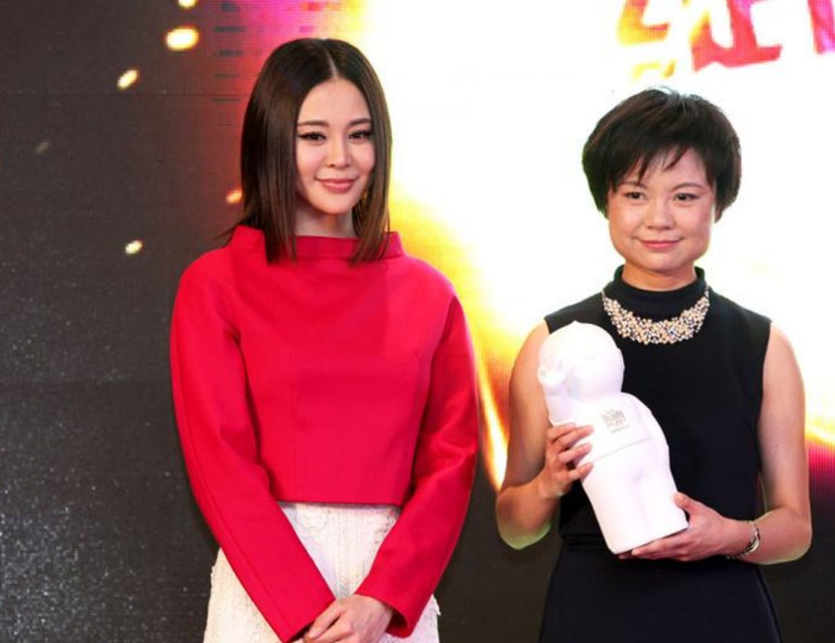 关悦|关悦：曾被佟大为分手，复合后8年为对方生3胎，用泪水换来幸福