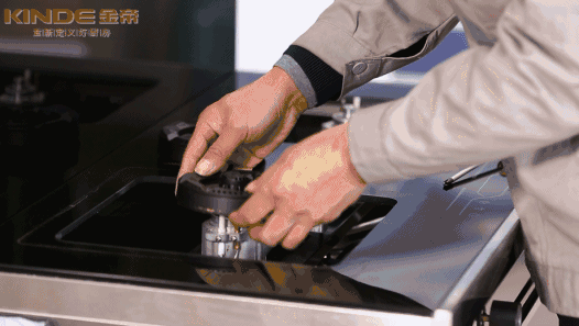 说实话,老年人、不懂智能的人还是用传统烟灶好,别买集成灶