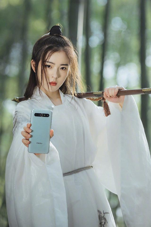 支付宝|拒绝“眯眯眼”西式审美，魅族的中国风小姐姐才是yyds！