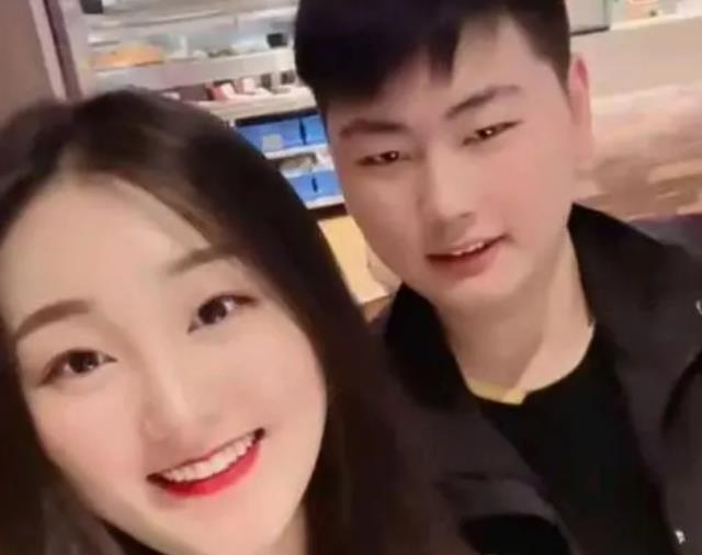 陈亚男|陈亚男为防“买买退”再出新招,放弃“助农”直播,改卖电话卡