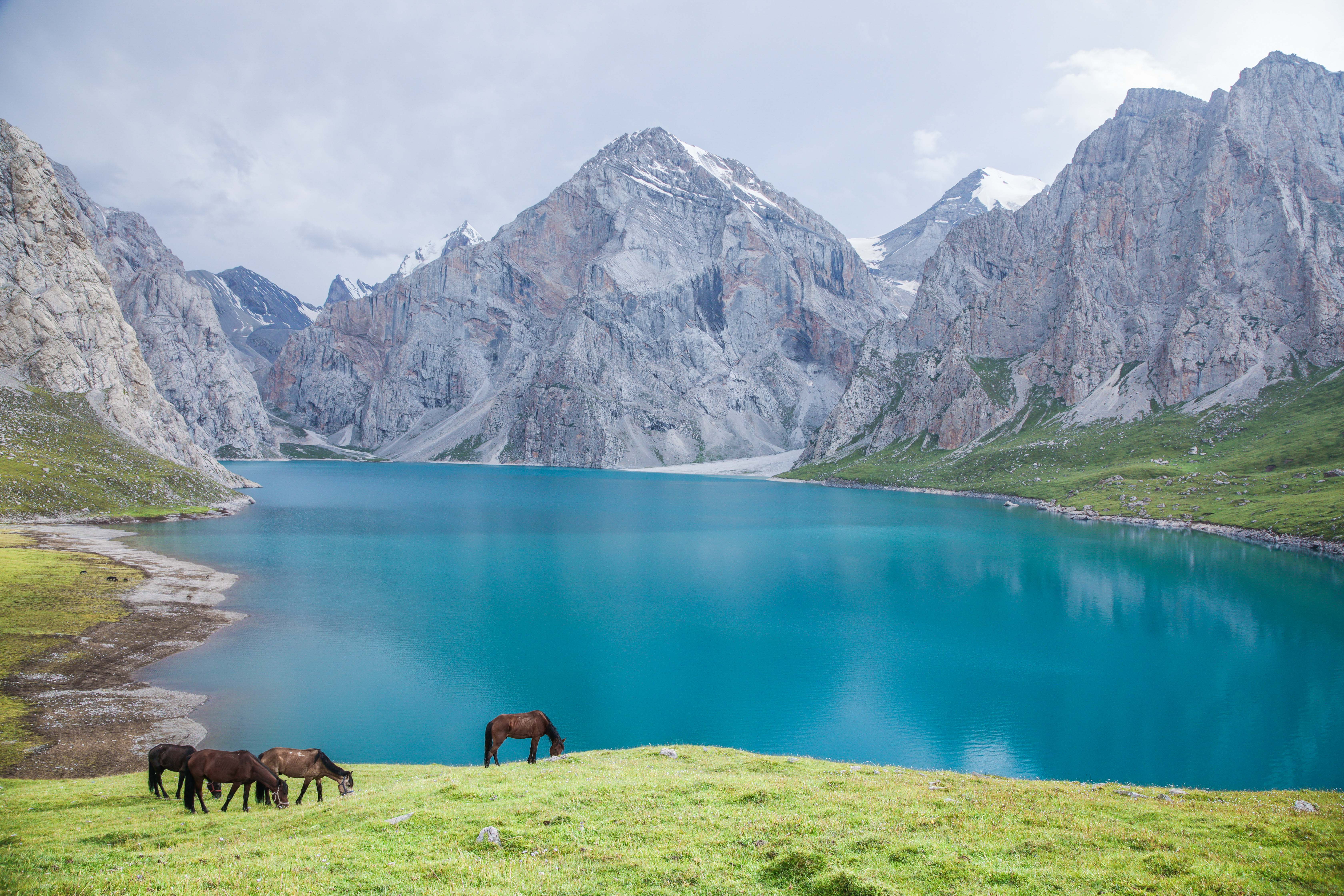 湘湖|到新疆自驾旅行一个月需要多少预算啊？有过新疆旅行经历的朋友可以给讲讲吗？