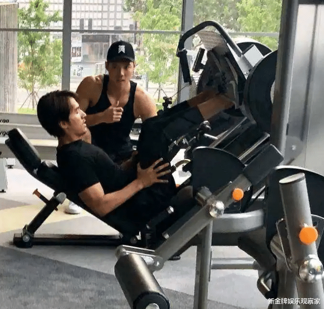 唐嫣|言承旭是刘畊宏健身幕后功臣？刘畊宏晒照回应，感谢他带我玩三铁