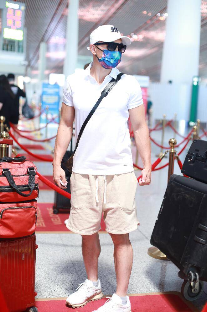 刘畊宏|50岁台星刘畊宏在浙江认祖归宗！王婉霏全程陪同，一听乡音太感动