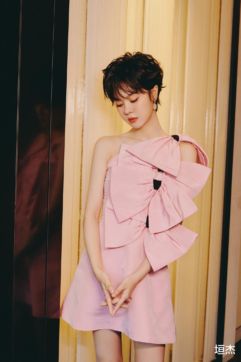 郁可唯|又是红毯!蒋勤勤作风大改,郁可唯脚指甲是败笔,倪妮艳压群芳