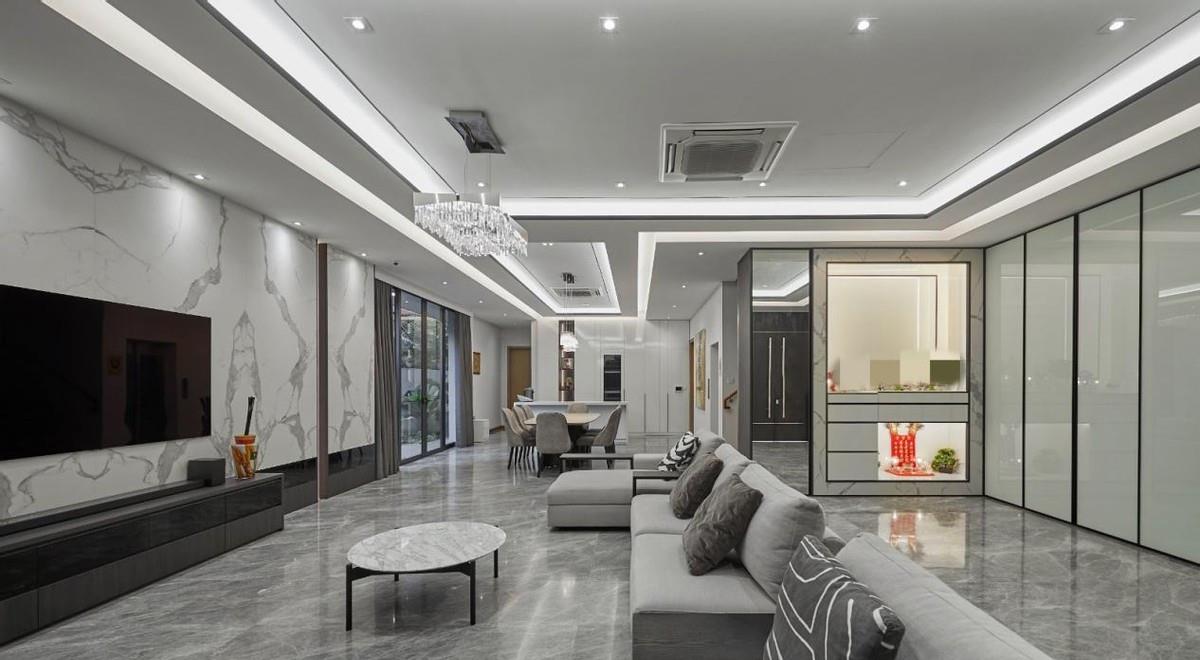 买套一楼房子,190㎡大客厅有院子,跟爸妈一起住,每天生活美滋滋