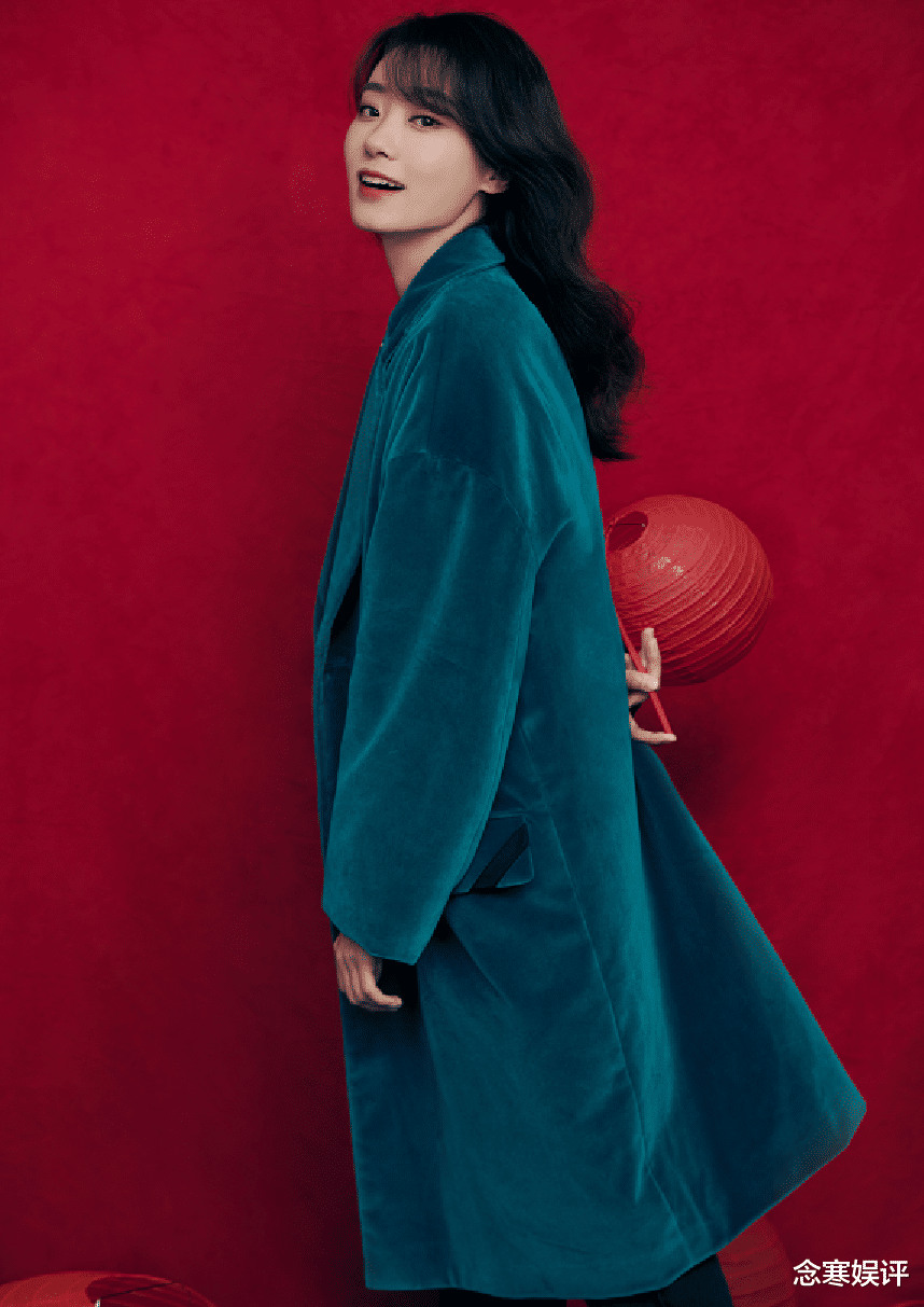 张小斐|张小斐春晚同款大衣售罄，遭人怒斥是在烂尬吹，可能出来也没几件