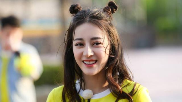 迪丽热巴|迪丽热巴身穿国风长裙，镜头下的她五官精致，着实让人惊艳