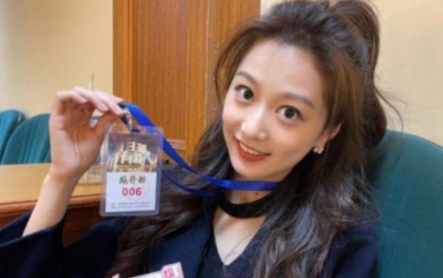 春晚|冯琳参加春晚彩排，气场全开丝毫不输明星，不愧是保送复旦的苗子