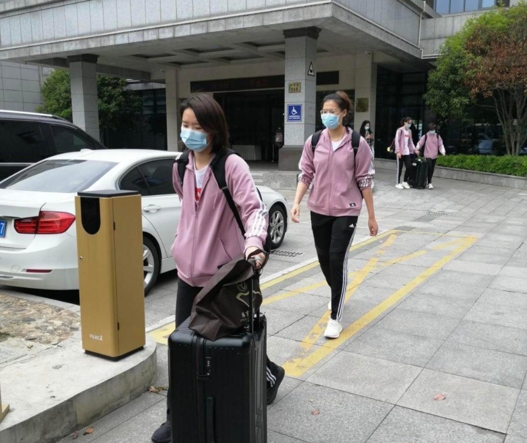 倪非凡|转战福建漳州！蔡斌与李盈莹同框，袁心玥很亮眼，倪非凡显娇小