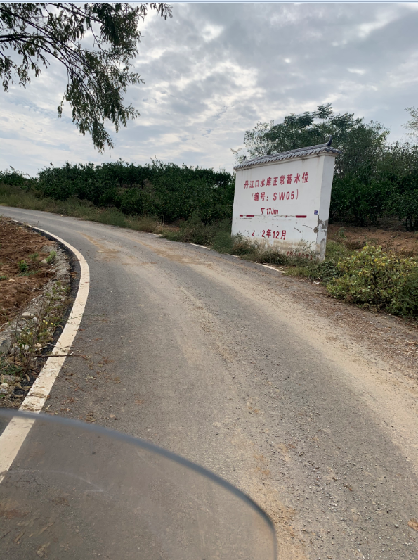 乡村旅游|摩旅游记,探访丹江口库区边上的无人小镇