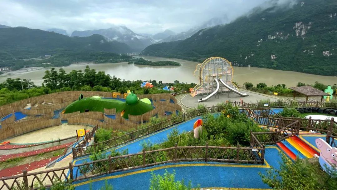 乐山|一路向西，有一条独属于乐山的景观大道！