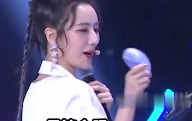 明星 明星常用好物：黄晓明的发套，鞠婧祎的肩垫，还有薛之谦的鞋垫