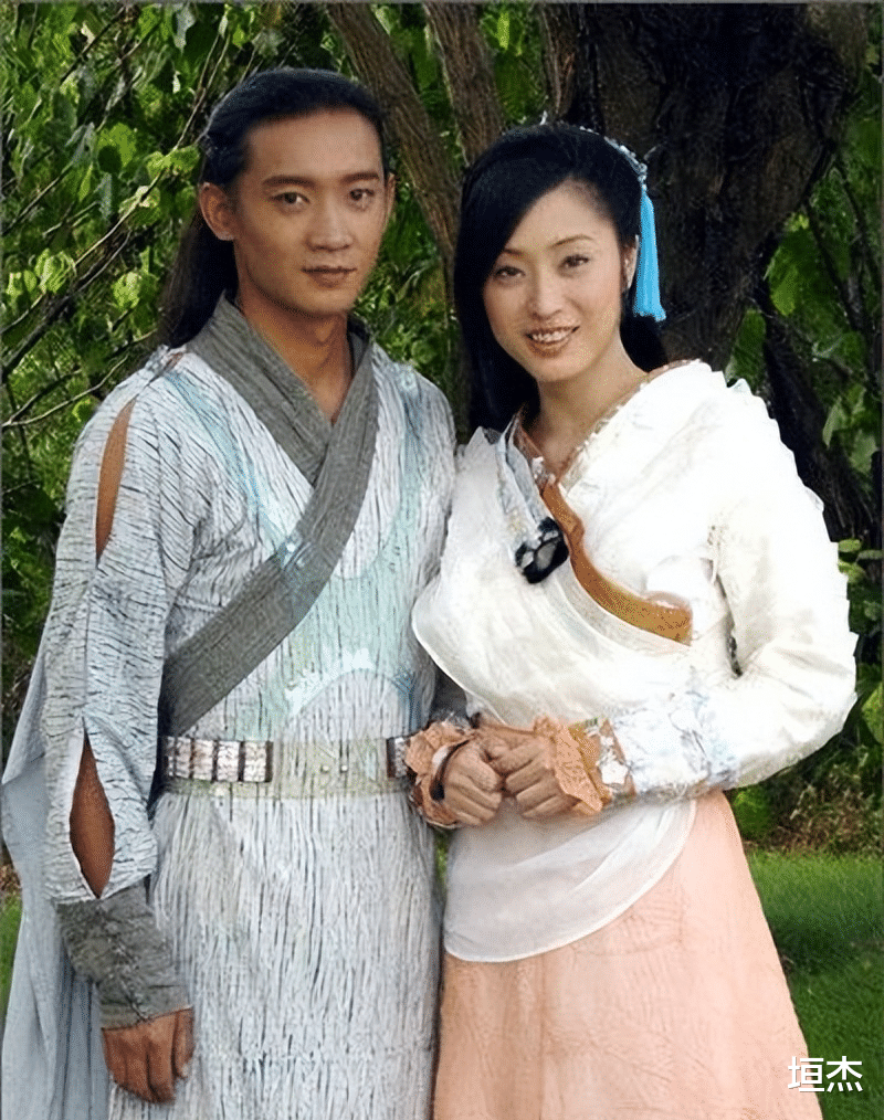 香港小姐|“风光不再”的港姐现状：有人抵押皇冠还巨债，还有人菜市场摆摊