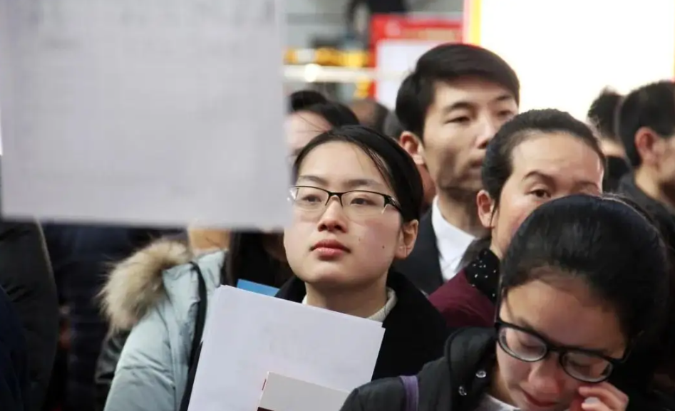 大学|22年本科就业“红牌专业”,学生毕业或难找工作,历史学仅排第六