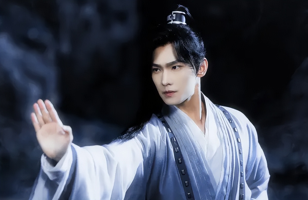 杨洋|颜值出众演技堪忧，被嘲油腻，杨洋怎么老爱“端”着？