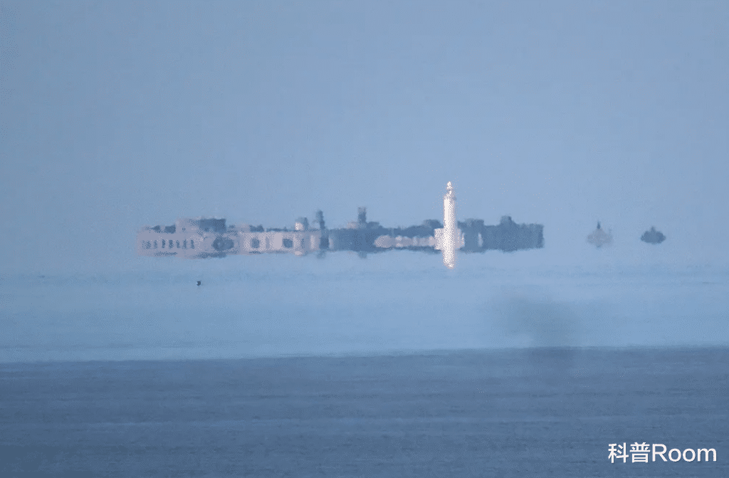 来自平行世界的“幽灵货船”?新加坡海岸空中惊现海市蜃楼