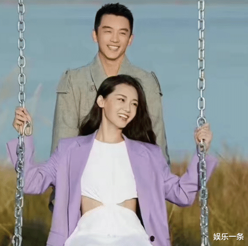 苗苗|当不了“交际花”的苗苗遇上“交际草”的郑恺，郑恺和苗苗一家人同住豪宅