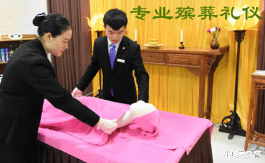 招聘|某“寺院”招聘会计,带编制月薪1.5万,大学生“抢破头”报考