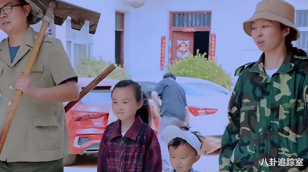 许敏|好消息!许敏2个官司即将开庭,姚威一家4口回村收麦子,人气依旧