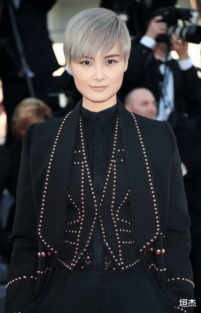 央视|被央视晚会重复邀请的15位艺人,揭开了明星长盛不衰的2个要求