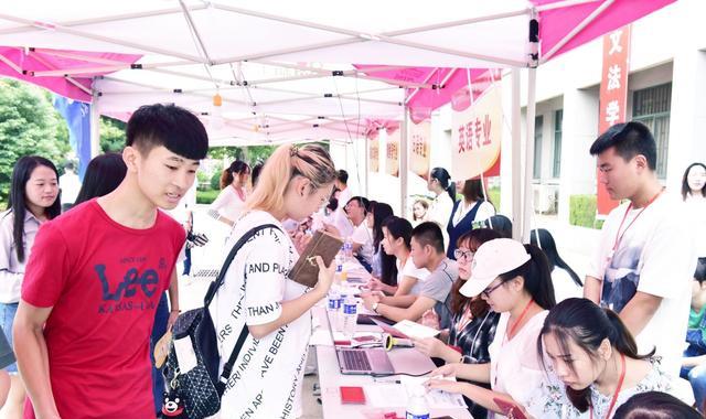 大学生|区区一个期末考试，能把大学生逼成这样？从幼儿园一夜回到高考前