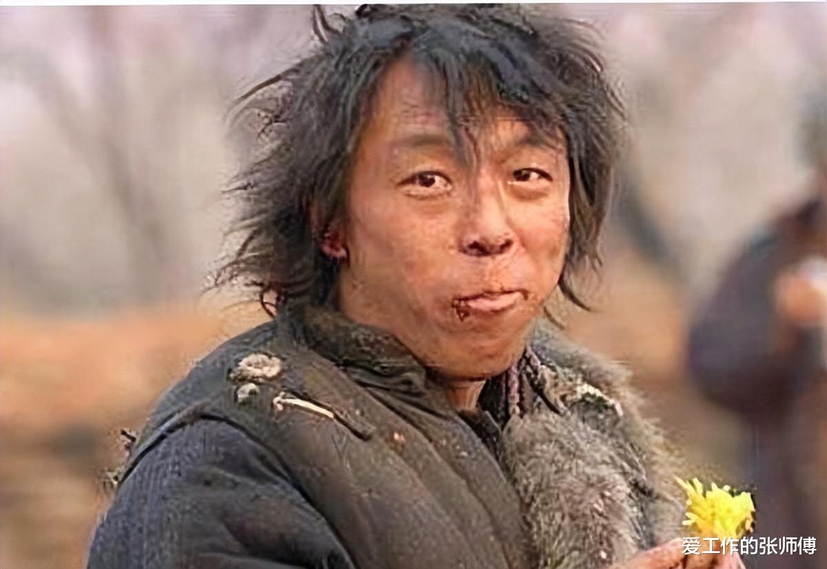 发型 “据说这是大家放假在家的统一发型，今天你洗头了吗？